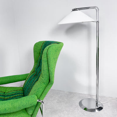 Golvlampa vit och krom