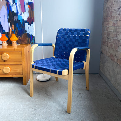 Karmstol modell 45 - Alvar Aalto, Artek