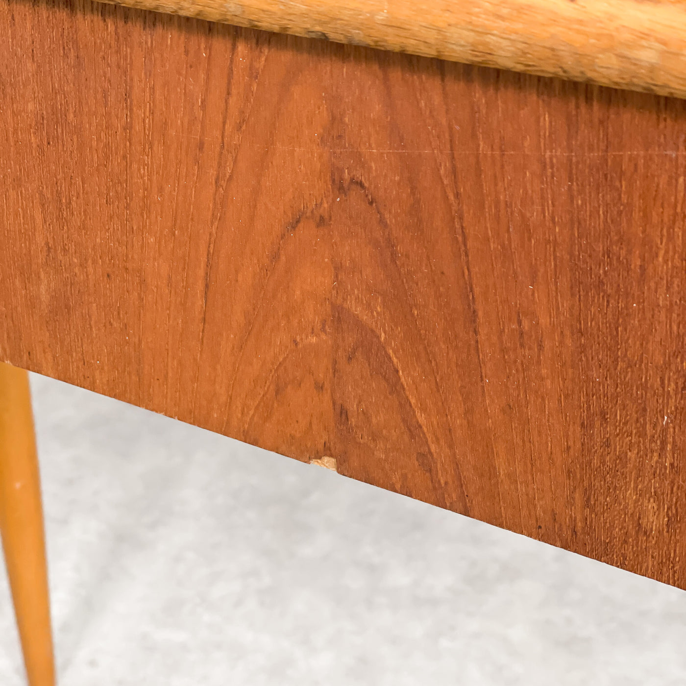 Blombord i teak
