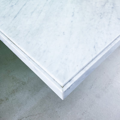 Matbord i marmor