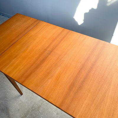 Matbord i teak med klaff