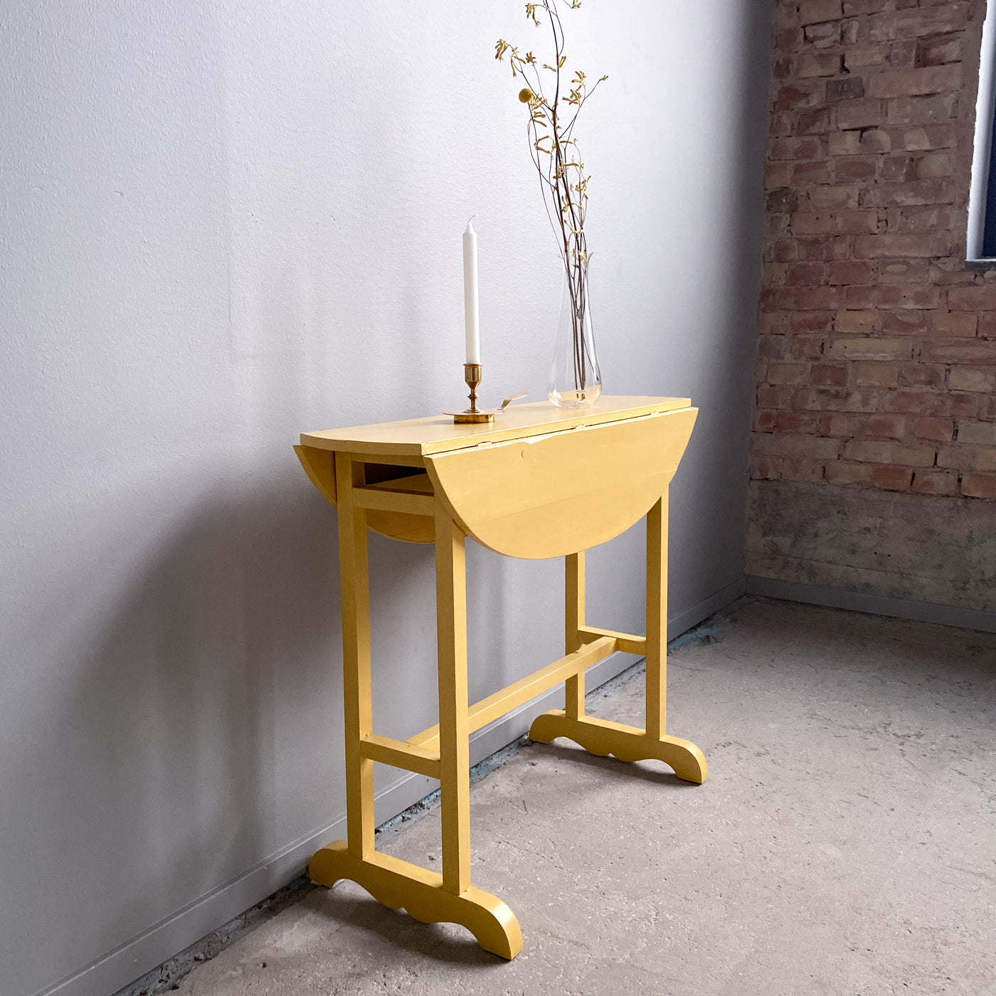 Litet gult klaffbord