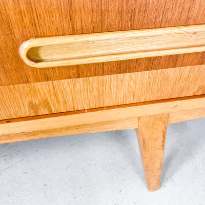 Sideboard i teak och ek