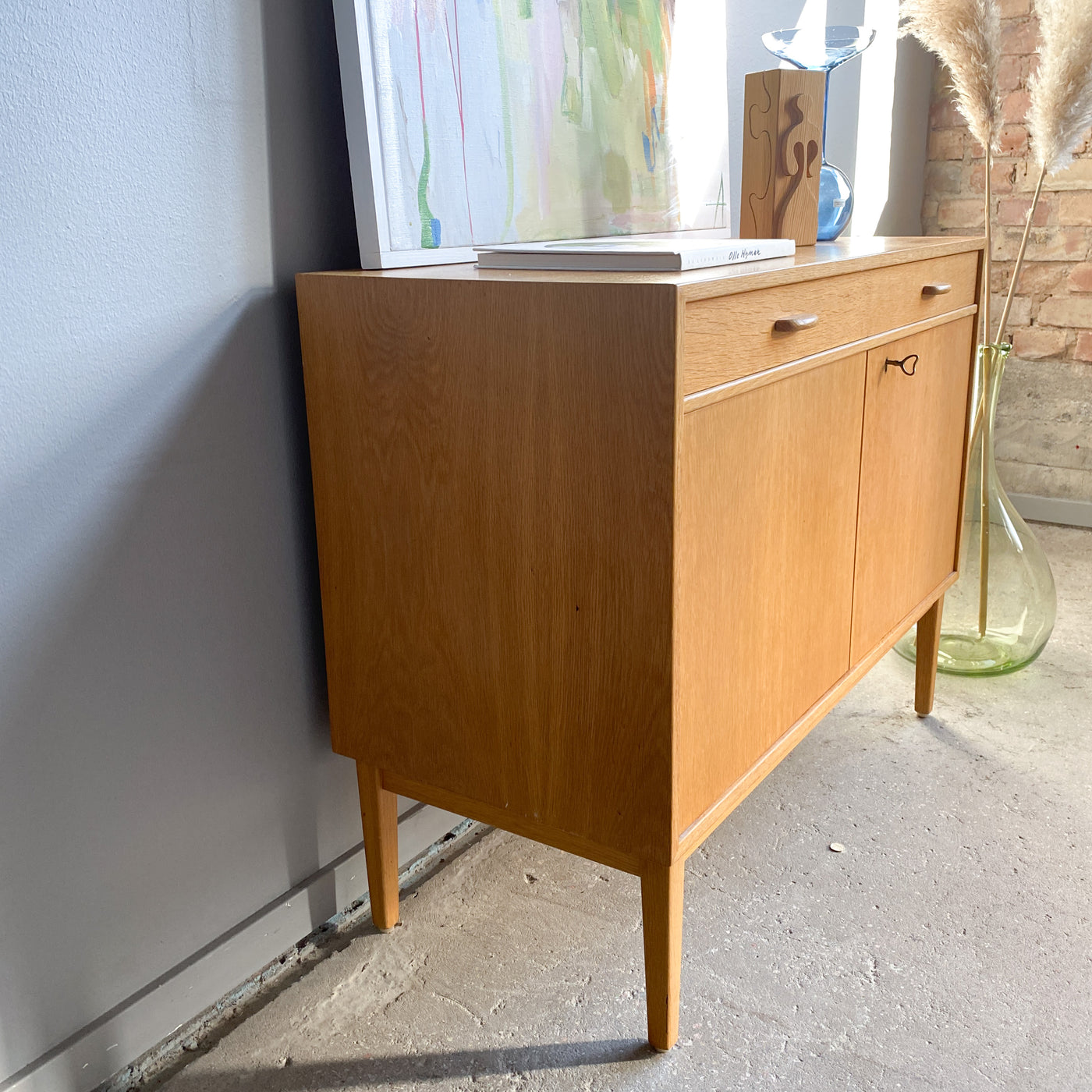 Paret mindre sideboard i ek