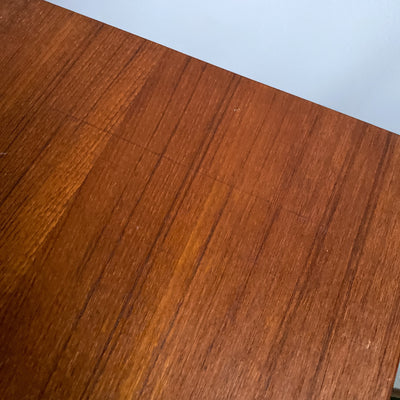 Matbord i teak med utdragsskivor