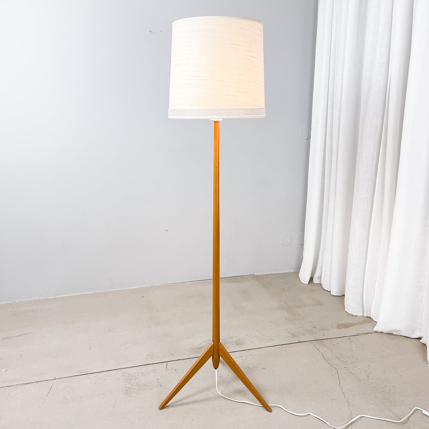 Golvlampa i ek