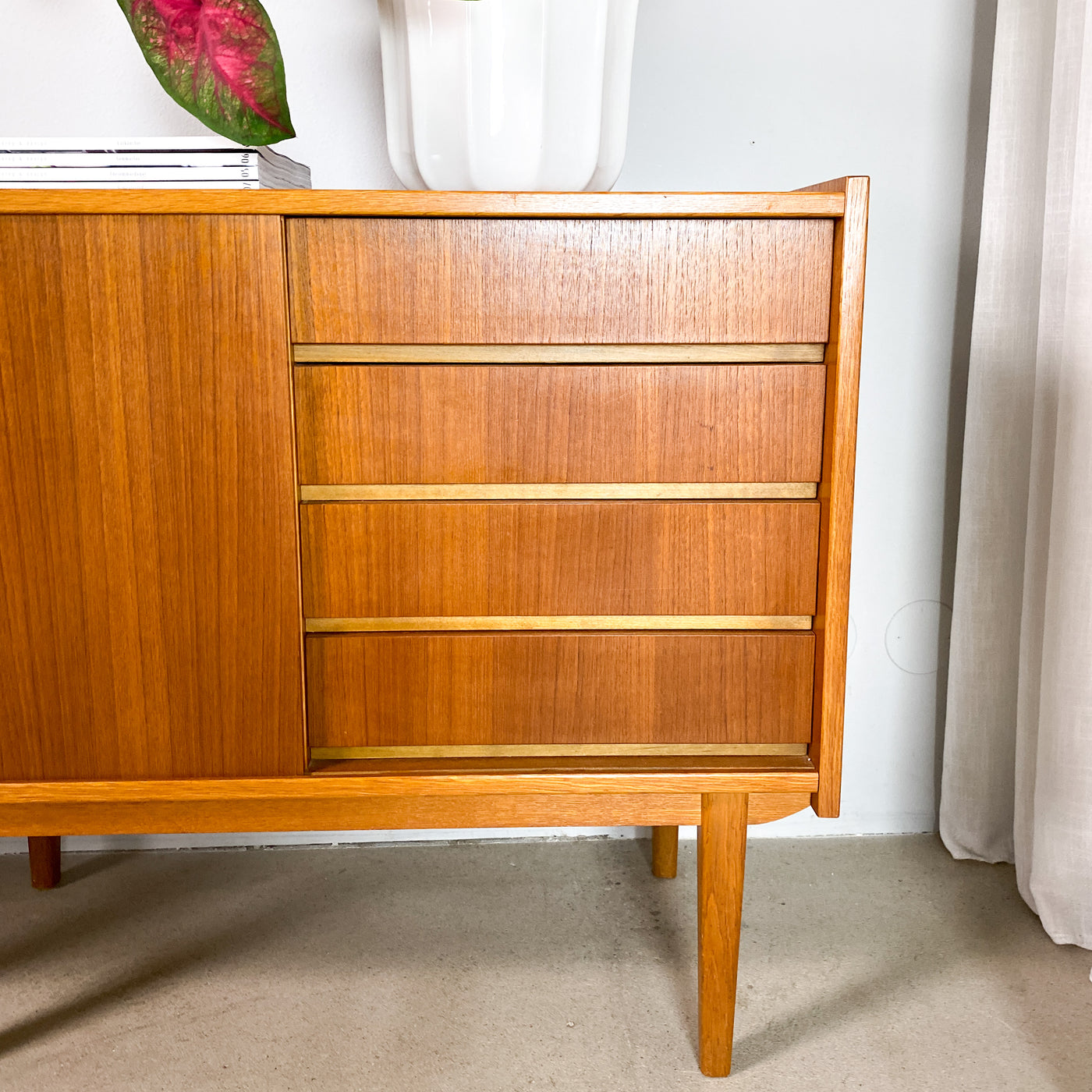 Sideboard eller bokhyllor i teak