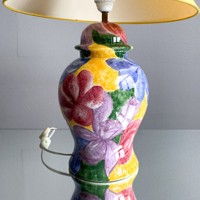Bordslampa med blommig fot