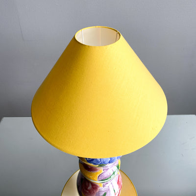 Bordslampa med blommig fot
