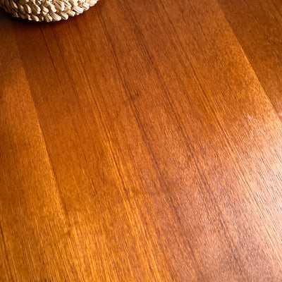Matbord i teak med utdragsskivor