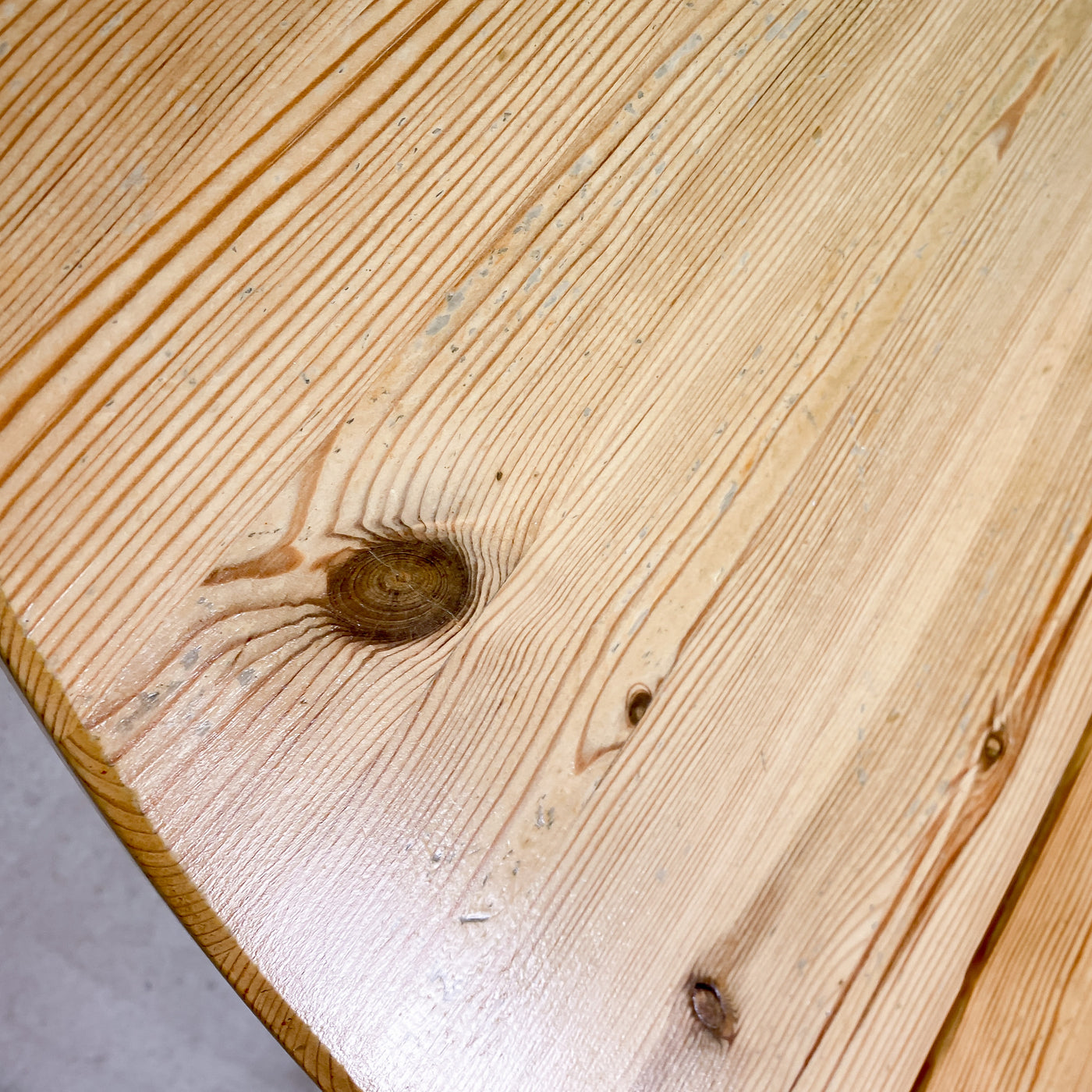 Runt furubord matbord - "Klacken", Ikea