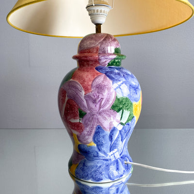 Bordslampa med blommig fot