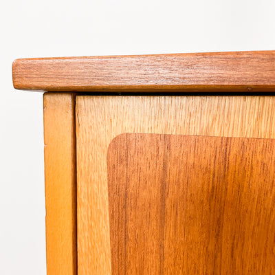 Sideboard i teak och ek