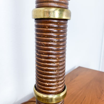 Bordslampa med klotskärm