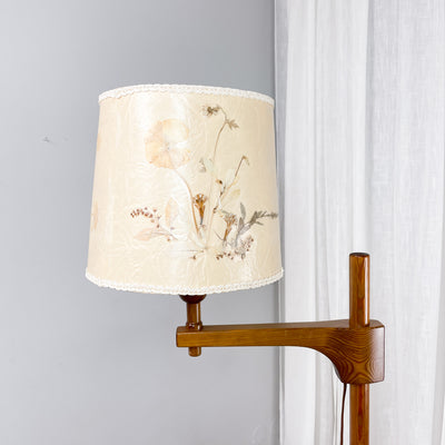 Golvlampa med arm