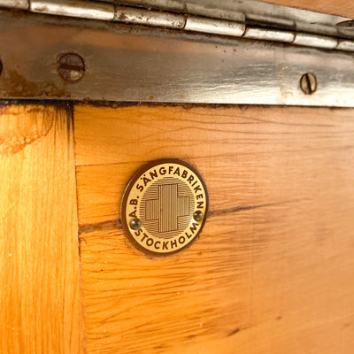 Rullbord/sängbord Sängfabriken AB - mitten 1900-tal
