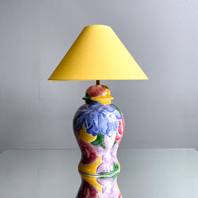 Bordslampa med blommig fot