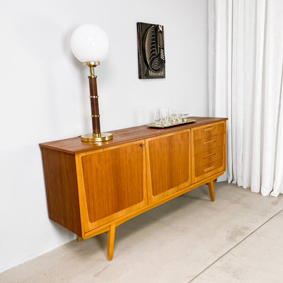 Sideboard i teak och ek