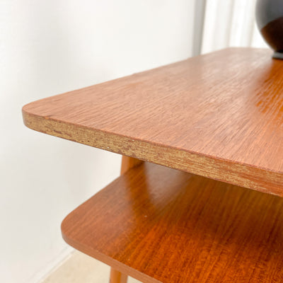 Sidobord i teak