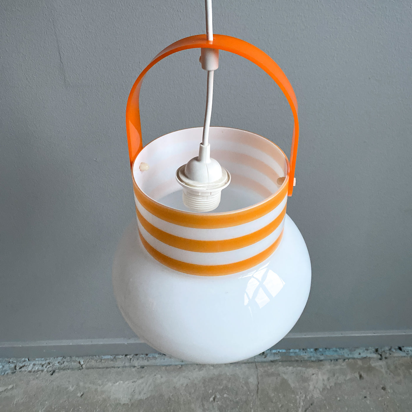 Catharina taklampa i glas, Catti Åselius Lidbeck för Lindshammar - orange