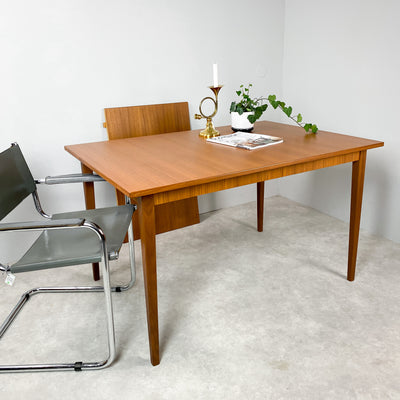 Matbord i teak