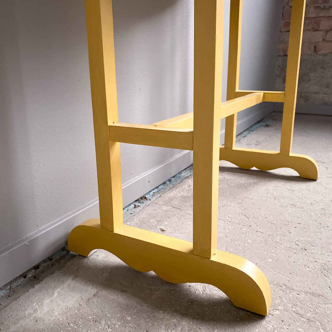 Litet gult klaffbord