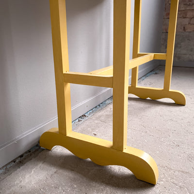 Litet gult klaffbord