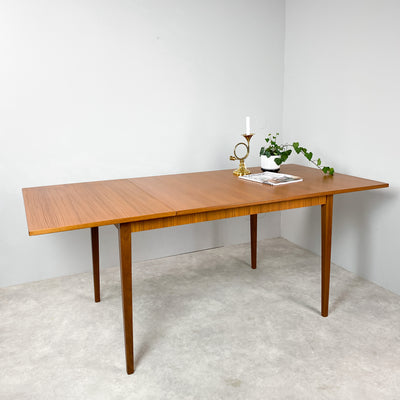 Matbord i teak