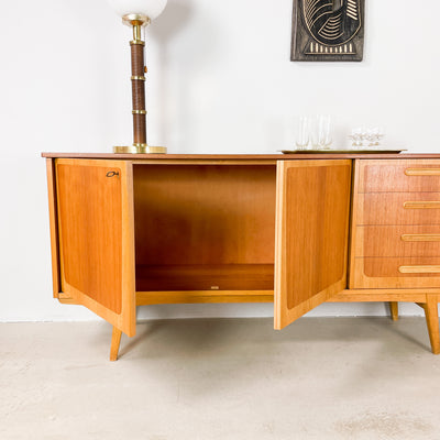 Sideboard i teak och ek