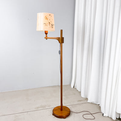 Golvlampa med arm