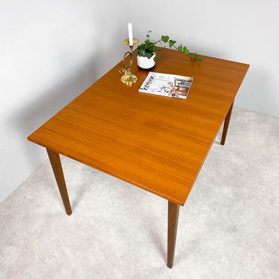 Matbord i teak