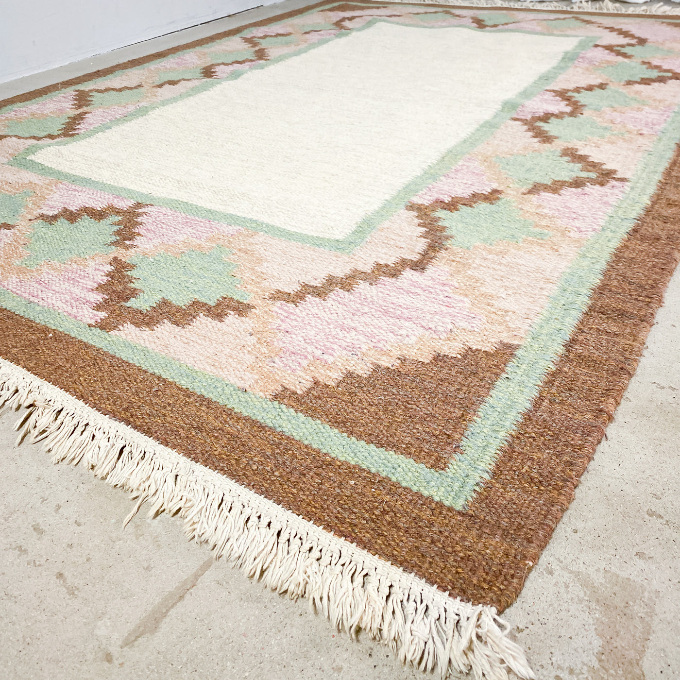 Röllakanmatta beige, brun, grön, rosa