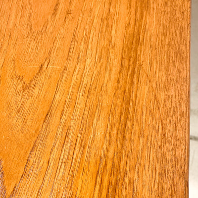 Matbord i teak med utdragsskivor
