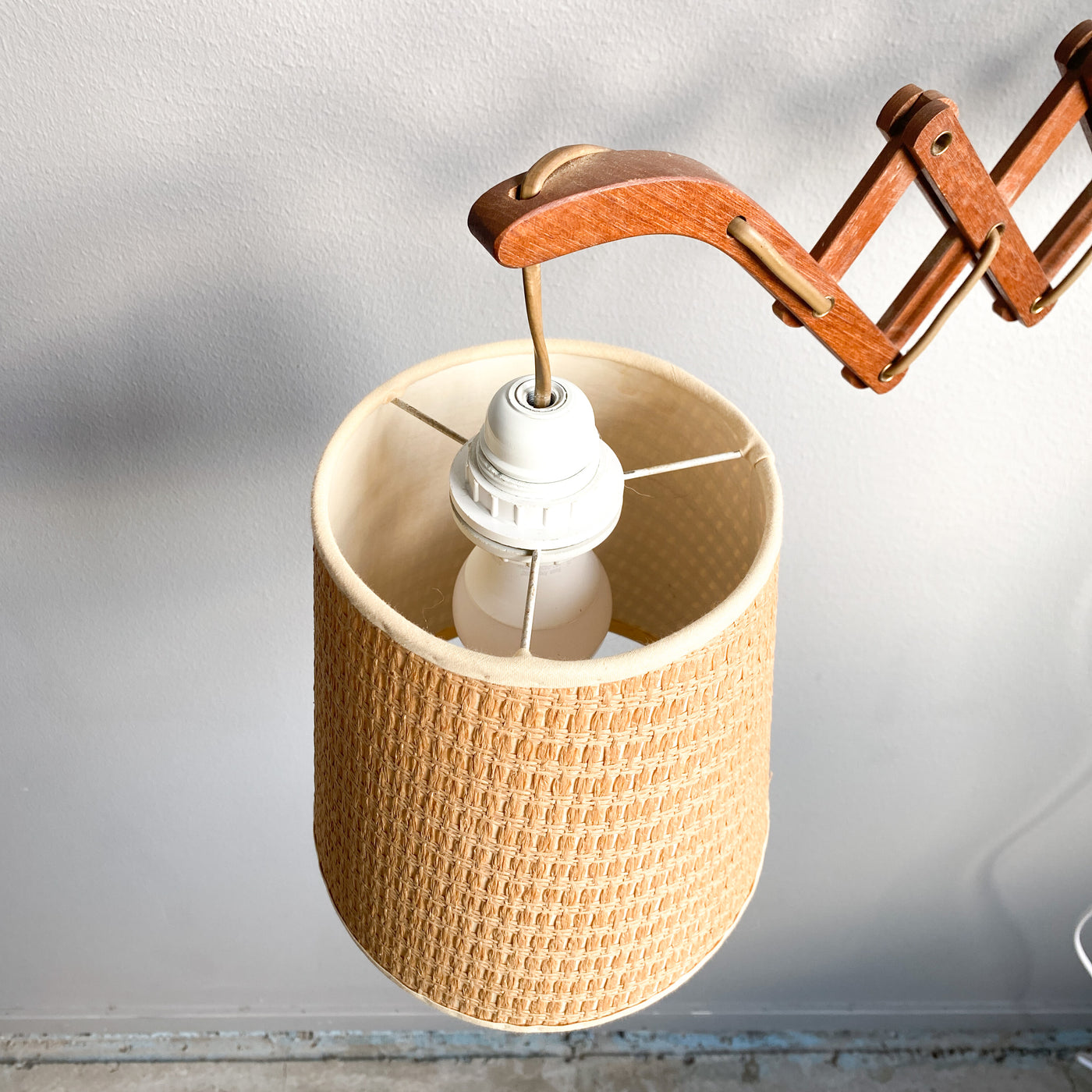 Saxlampa i teak