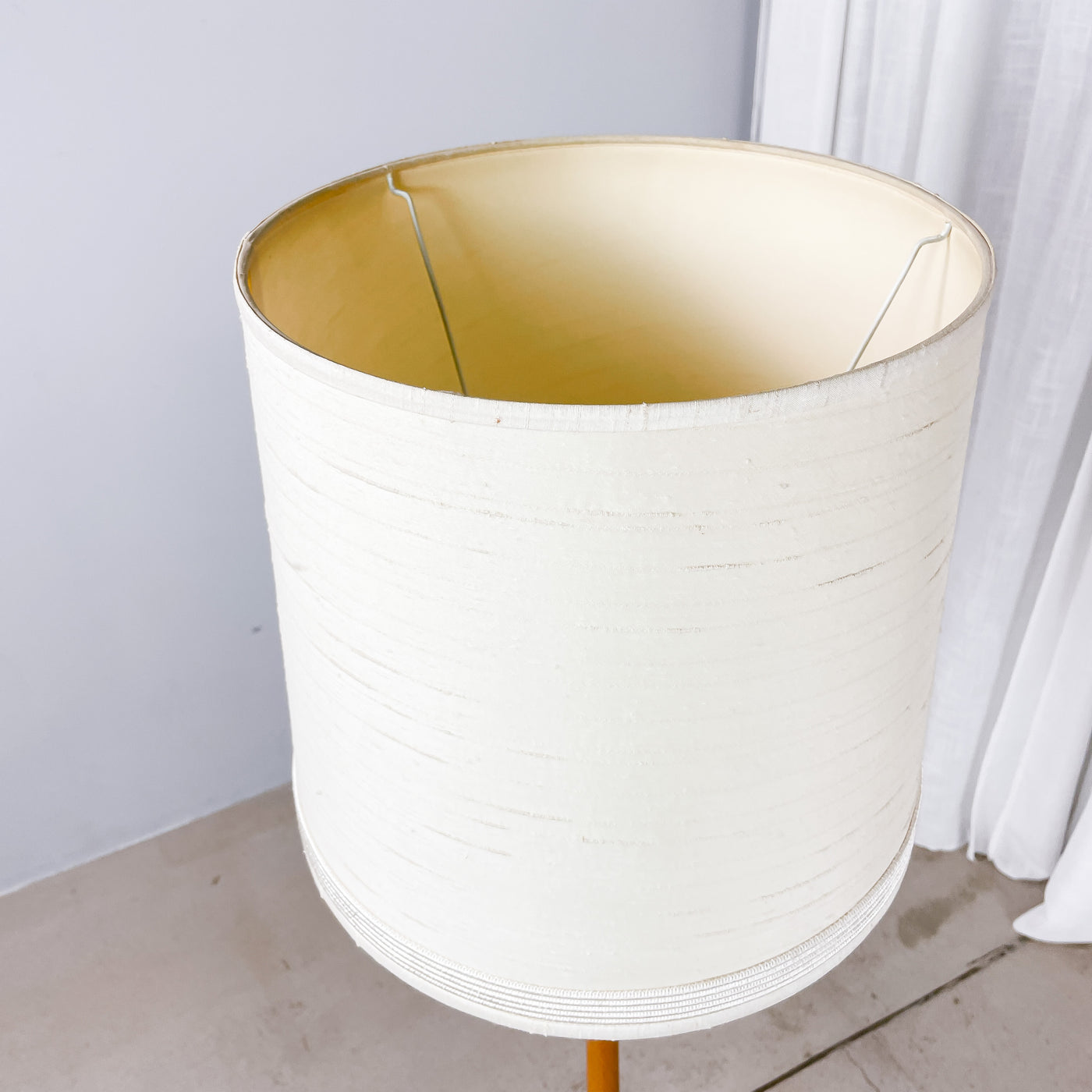 Golvlampa i ek
