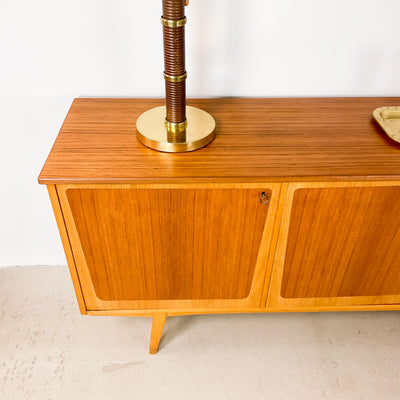 Sideboard i teak och ek