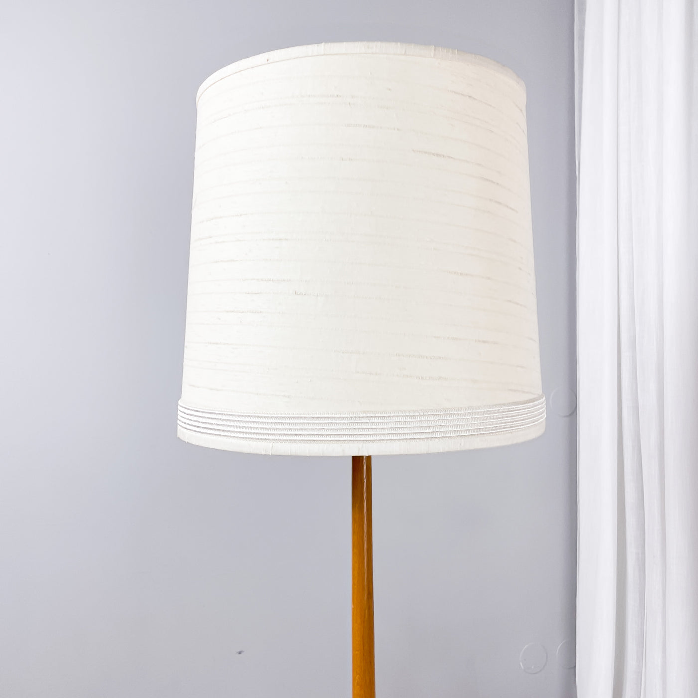 Golvlampa i ek