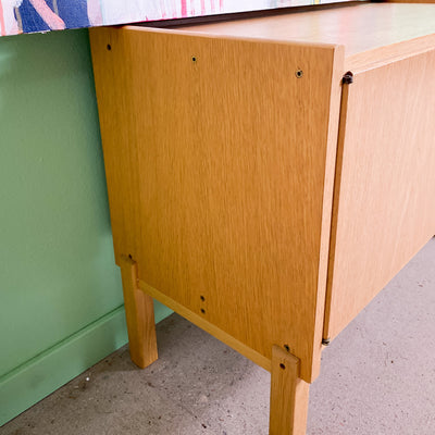 Hyllsystem eller sideboard i ek