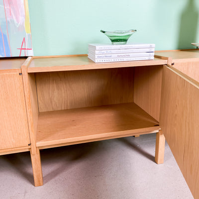 Hyllsystem eller sideboard i ek