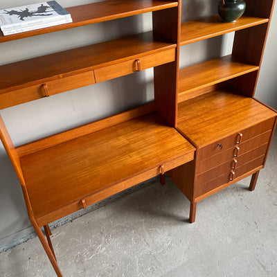 Hyllsektion i teak med skrivbord, Bodafors - Bertil Fridhagen