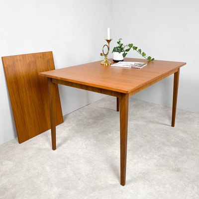 Matbord i teak