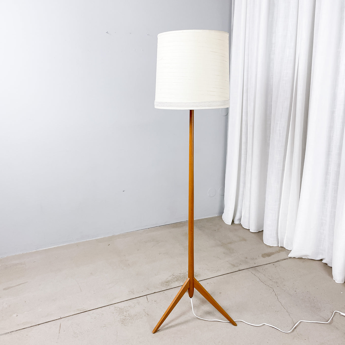 Golvlampa i ek