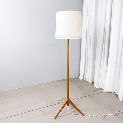 Golvlampa i ek