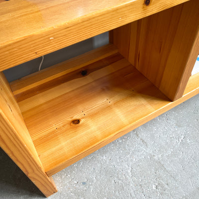 Sideboard i furu