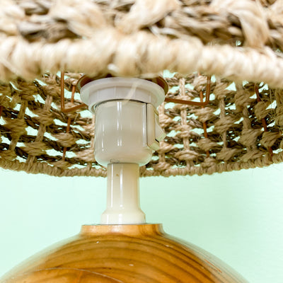 Bordslampa i furu