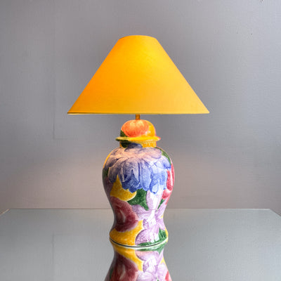 Bordslampa med blommig fot