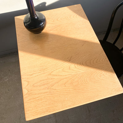 Café bord med skiva i ek