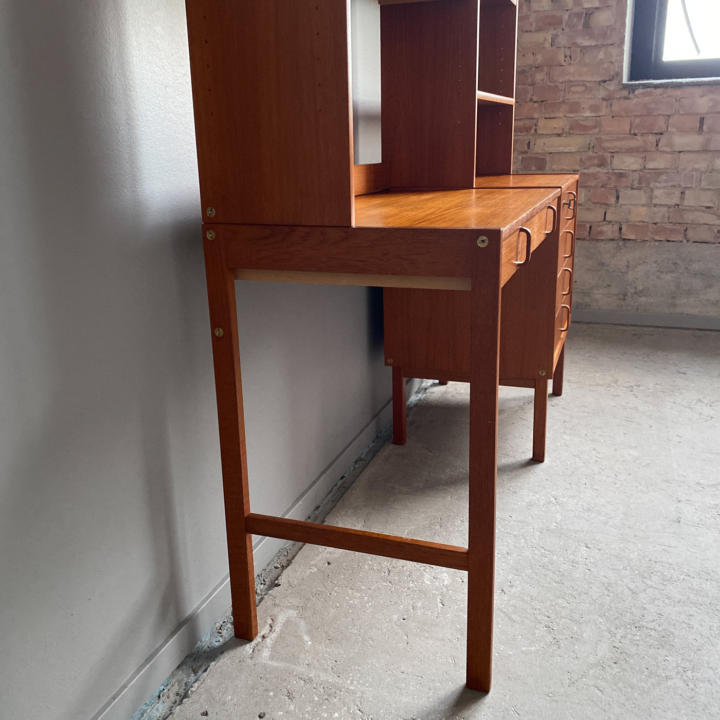 Hyllsektion i teak med skrivbord, Bodafors - Bertil Fridhagen