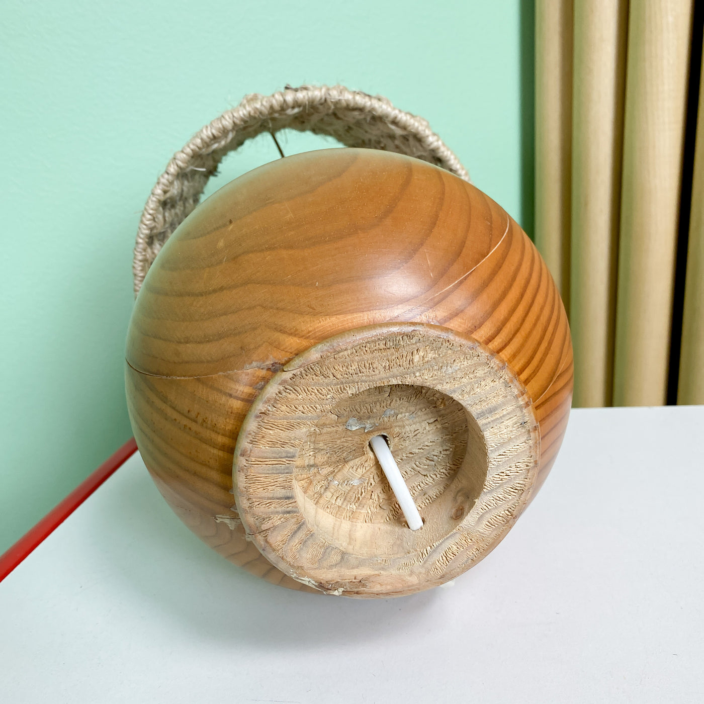 Bordslampa i furu