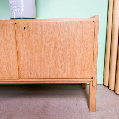 Hyllsystem eller sideboard i ek